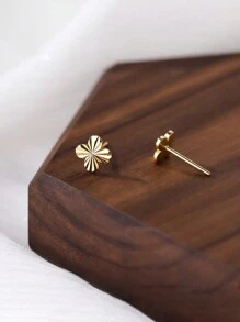 925 Sterling Silver Elegant Fashionable Four-Leaf Clover Stud Earrings, Minimalist Floral Earrings, Hypoallergenic