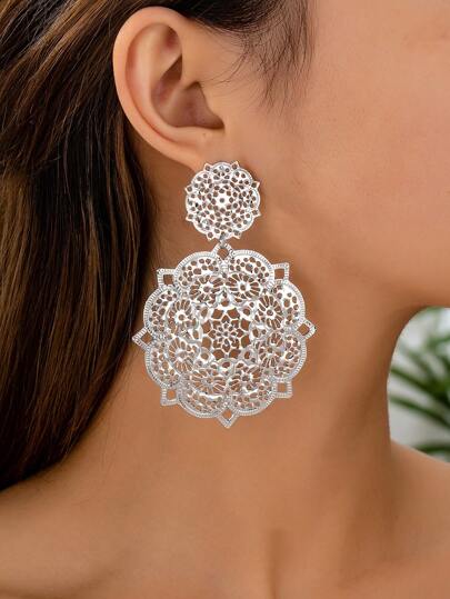 2件套夸张欧美镂空花朵金属吊坠耳环，适合作为女士礼物和时尚情人节礼物