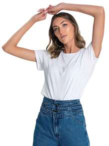 camiseta básica feminina ideal para looks monocromaticos e entrevistas