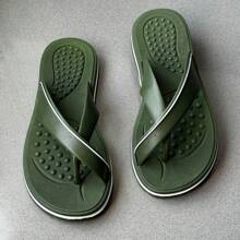 New Comfort Papete Flip-Flop Sandal With Crossover Strap - xanh quân đội - Xem 2