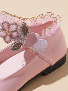 1pair Rhinestone Decorated Girl's Soft Sole, Breathable, Lightweight Leather Princess Low Heel Dance Shoes, Suitable For Performance, Parties, Wear All Seasons