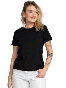 camiseta básica feminina ideal para looks monocromaticos e entrevistas