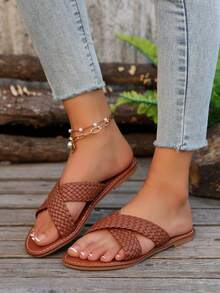 欧美风格女士白色平底凉鞋，简约设计沙滩休闲户外拖鞋，PU 皮革交叉带 - 棕色 - 查看 3