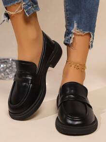 英伦风软皮黑色牛津女鞋，2024秋季新款休闲平底舒适轻便乐福鞋