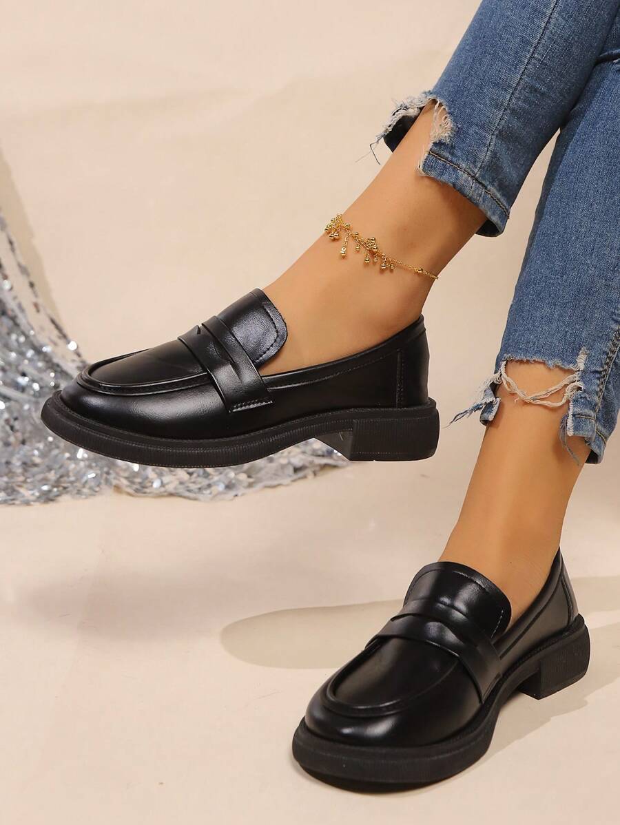 英伦风软皮黑色牛津女鞋，2024秋季新款休闲平底舒适轻便乐福鞋