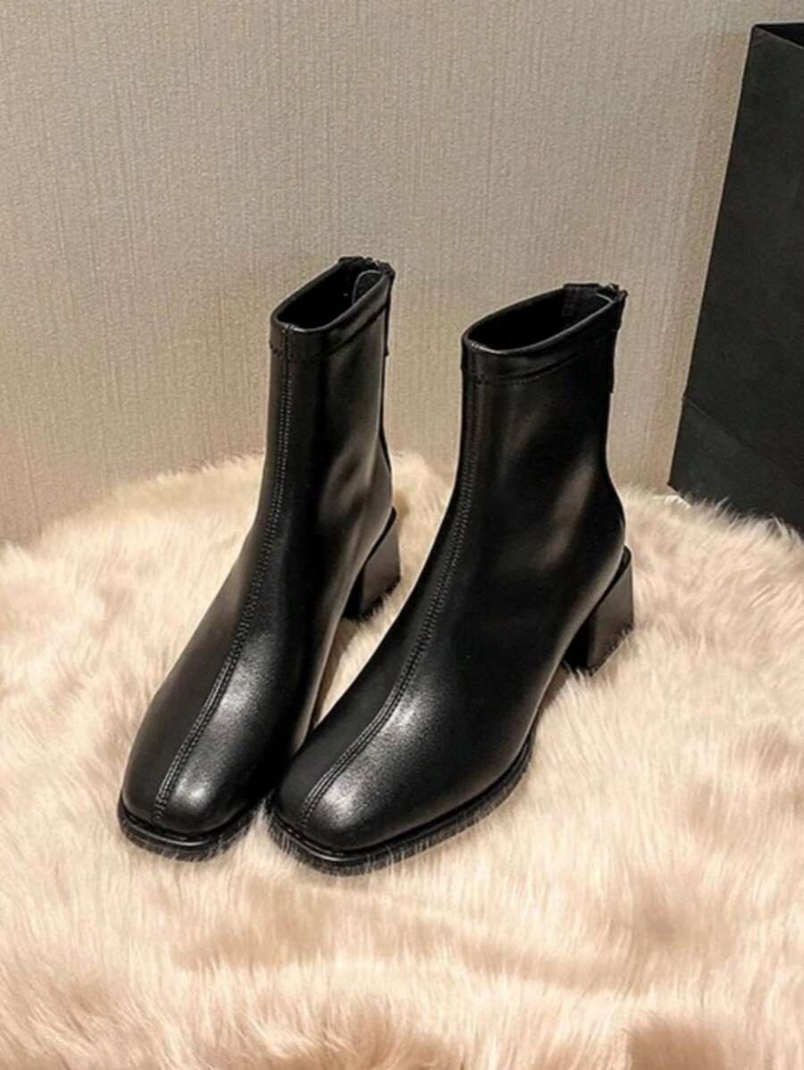 搭配打底裤女士粗跟踝靴短靴白色细靴法式高跟靴秋冬季