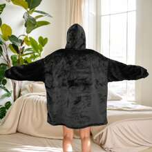 1 chiếc áo hoodie vải nỉ có tay, áo hoodie trùm đầu cỡ lớn có túi siêu rộng, 3 lỗ xỏ ở bên trái, bên phải và trên cùng, phù hợp cho người lớn và thú cưng nhỏ, mùa đông - màu đen - Xem 3