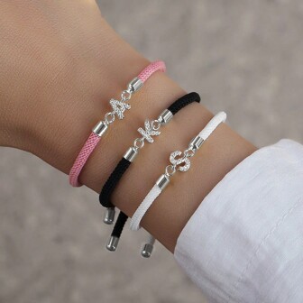 Justerbart färgglatt rep Silverfärgat initialarmband för kvinnor