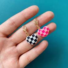 1pc Heart Checker Pattern Resin Decorative Spring Clasp Cute Coin Purse Bag Charm Perfect For Women's Date Gift Car Accessories Women Key Chain Charms Enamel Pin