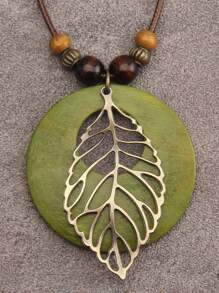 1pc Retro Bohemian Style Wooden Alloy Leaf Pendant Necklace, Fashion Halloween Holiday Gift Decoration, Unisex Jewelry, Student Souvenir Gift