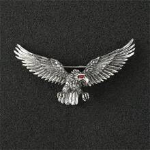 1 peça Broche em forma de ave de rapina feroz (morcego, lobo, águia) em estilo retrô dourado/prateado para terno masculino