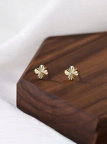 925 Sterling Silver Elegant Fashionable Four-Leaf Clover Stud Earrings, Minimalist Floral Earrings, Hypoallergenic