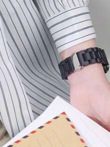 1条兼容表带，夏季透明树脂材质，轻便防水半透明，适用于 Ultra、Series 9/2、Series 8/7/6/5/4/3/2/1，以及40/41/38mm、44/45/42/49mm表盘。价格实惠，品质优良，是理想的智能手表配件。内含拆卸工具。 - 黑色 - 查看 9