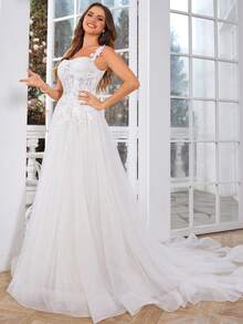 Élégante robe de mariée longue avec épaules dénudées et illusion de dentelle, avec traîne pour les femmes. Robe de bal en tulle avec laçage au dos. Robe de mariée pour mariage en extérieur, événement de mariage, robe blanche - Blanc - Voir 7