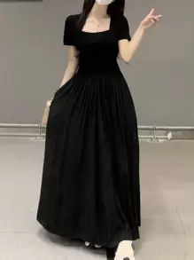 女式纯色方领修身连衣裙 - 黑色 - 查看 1