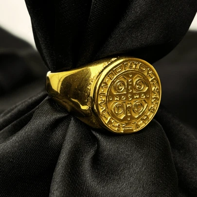Anel Medalha São Bento Dedeira Dourado e Prata em Aço Inox Masculino Proteção Religioso Devoto