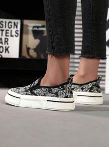 Women's Thick Sole Canvas Shoes, Low-Top Slip-On Casual Vulcanized Shoes