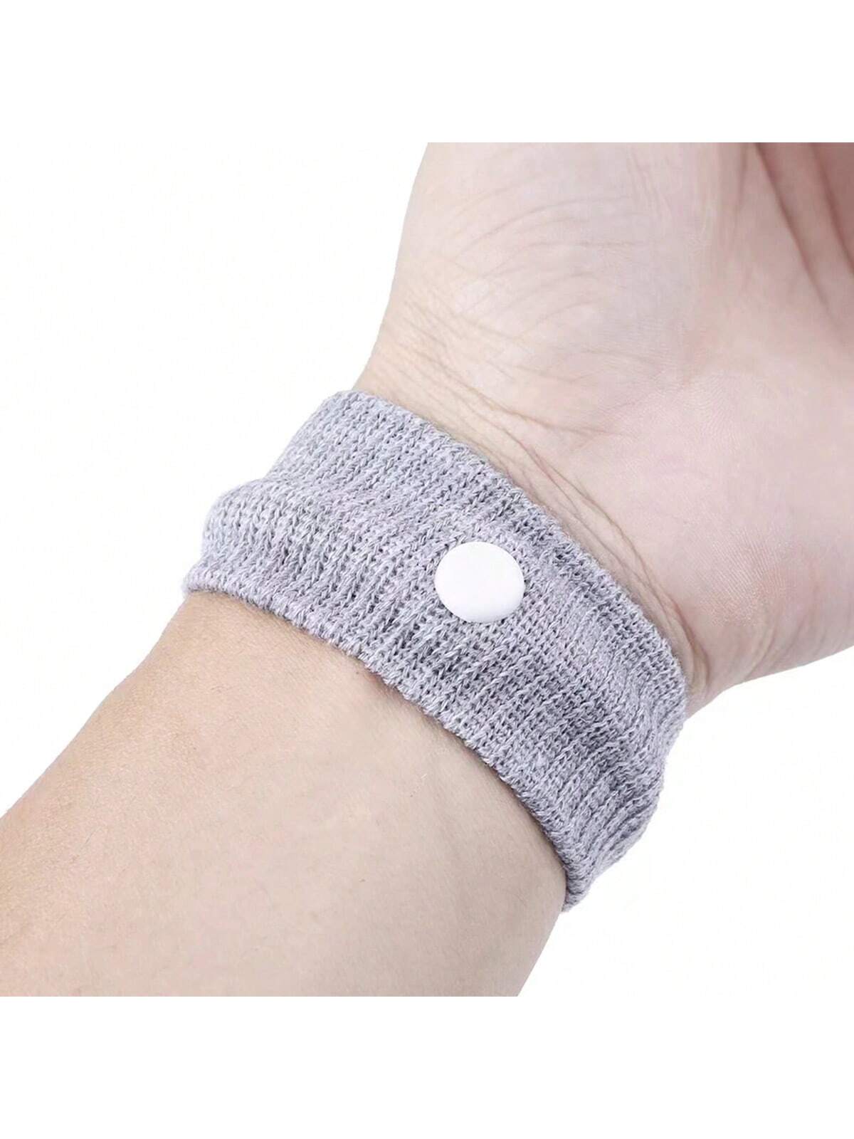 A pair of small tight anti-nausea bracelets for external use, wrist support for sports, suitable for travel