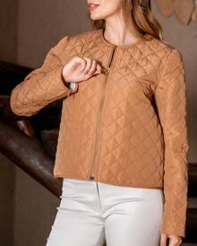 JAQUETA CURTA DE MATELASSÊ ROSIE