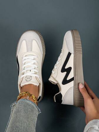 Women's Fashion Casual Canvas Sneakers Low Top Lace-Up Breathable Colorblock Sports Shoes Lightweight Comfortable Skate Shoes