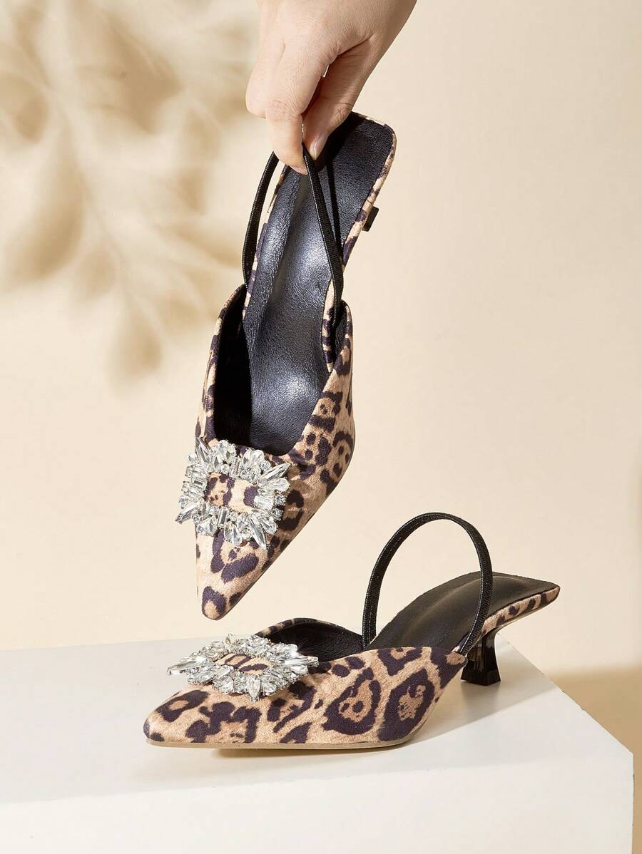 Sepatu Hak Tinggi Wanita Nyaman dengan Gesper Kristal dan Ujung Lancip (Bagian Atas Berpotongan Asimetris) Tahun 2024 - Aprikot - View 1
