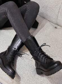 Lace-Up Rangers – Sturdy And Modern Ankle Boots For A Statement Look - Black - View 1