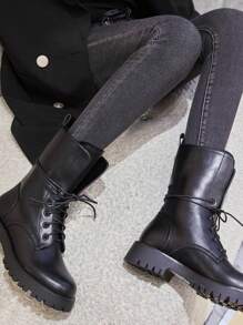 Lace-Up Rangers – Sturdy And Modern Ankle Boots For A Statement Look - Black - View 2