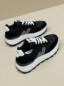 Women's Embroidered Casual Thick Sole Anti-Slip Sports Shoes, Outdoor Hiking Shoes - Black - View 3