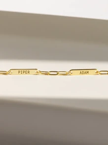 定制迷你姓名条手链 简约镌刻手链，配有精致回形针链 定制姓名条手链 新款不锈钢首饰 独特的圣诞礼物，适合她 生日礼物 情人节礼物 金色 时尚、男女通用、简约、复古、哥特、可爱 定制、个性化、独特 适合他的理想礼物，适合她、男朋友、女朋友、爸爸、妈妈、家人、朋友、宠物、儿子、女儿、祖父母 周年纪念、生日、日常佩戴、婚礼、毕业典礼、舞会、派对、定制时尚镌刻手链、街头休闲时尚 - 彩色 - 查看 6