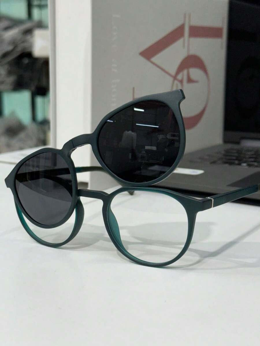 Tomorrow Clip-On Glasses 2 In 1 Unisex Round Small Size / Foldable Solar Polarized 03004 - Dark Green - View 1