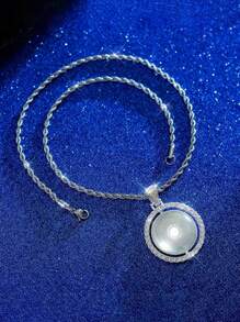 Collier personnalisé avec médaillon photo rond glacé orné de diamants en forme d'ailes d'ange | Collier photo personnalisé | Pendentif photo style hip hop | Pendentif photo personnalisé et glacé