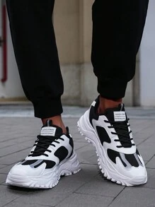 أحذية رجالية كاجوال عصرية 2025 جديدة، نعل سميك مريح ، محبوكة منفذة للهواء، برباط أسلوب رياضي دائري مناسبة لشباب الصيف الكاجوال أو الرياضة الخارجية أو عطلات السفر أو هدايا التخرج أو الكساء لعيد الميلاد - الأبيض والأسود - مشاهدة 3