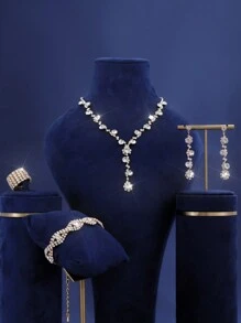4 Stücke/Set elegantes Kristallschmuckset mit Strass - Ohrringe und Halsketten, Armbänder, Ringe - geeignet für den täglichen Gebrauch von Frauen, Hochzeiten, Partys usw.