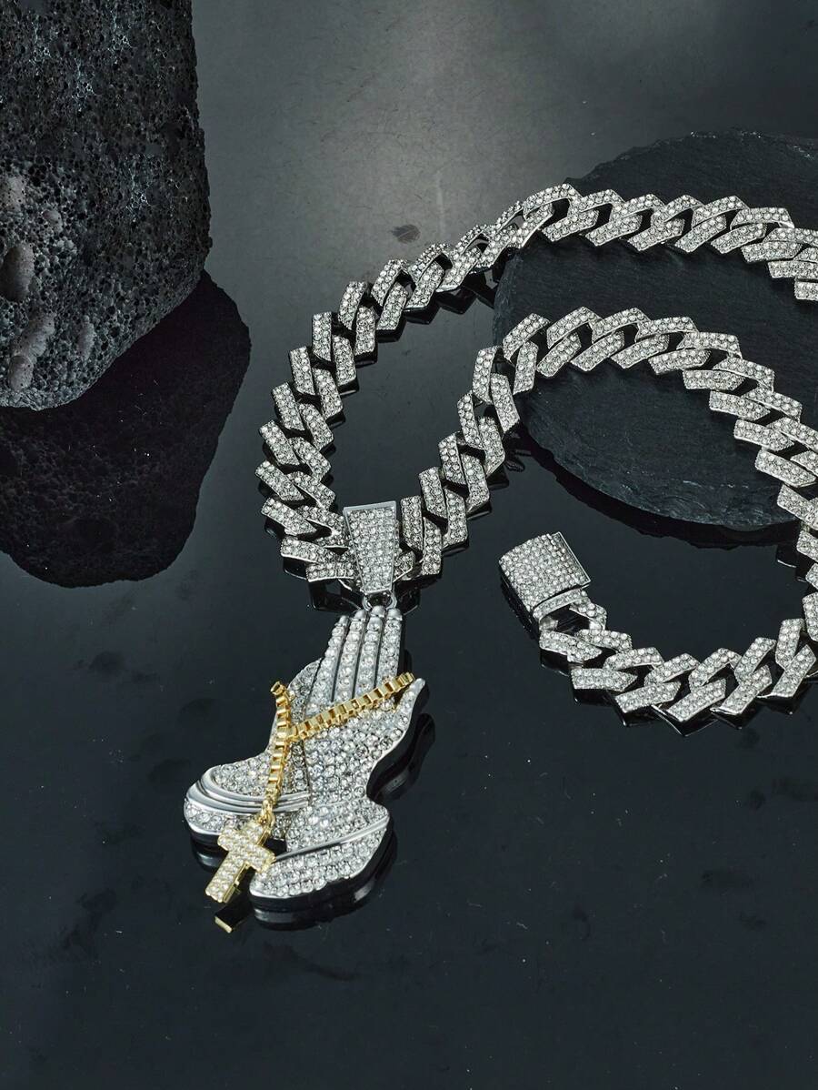 Conjunto con colgante en forma de cruz y mano rezando con piedras de rhinestone brillante. Joyería duradera de zinc en color dorado y plateado, accesorios de regalo para hombres y mujeres en días festivos - collar de oración - Ver 1