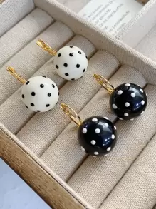 Dos pares de un conjunto o un par en negro y un par en blanco, etc., un par de opciones con un diseño simple y de moda, pendientes de aleación a lunares, un par adecuado para que las mujeres los usen en el día a día. - Multicolor - Ver 13