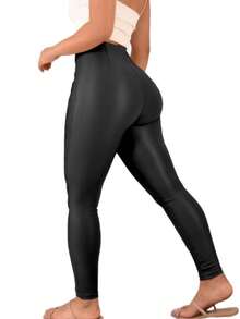 Pantalón vinipiel de pinzas. - Negro - Ver 2