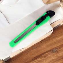 koovi group CUTTER DE PLÁSTICO KOOVI 9MM PAQUETE C/60 PIEZAS- Compacto y Práctico - 807 - Ver 10