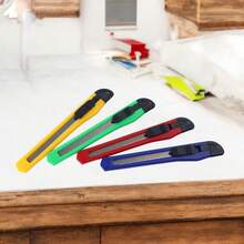 koovi group CUTTER DE PLÁSTICO KOOVI 9MM PAQUETE C/60 PIEZAS- Compacto y Práctico - 807 - Ver 3