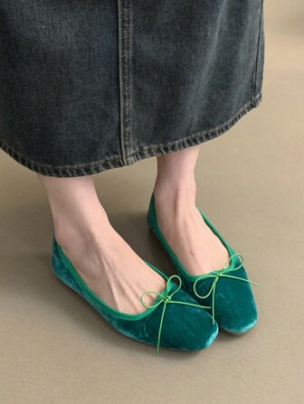 2024 New Arrival Fashion Low Vamp Flat Velvet Retro High-End Comfort Women Loafers Valentines
