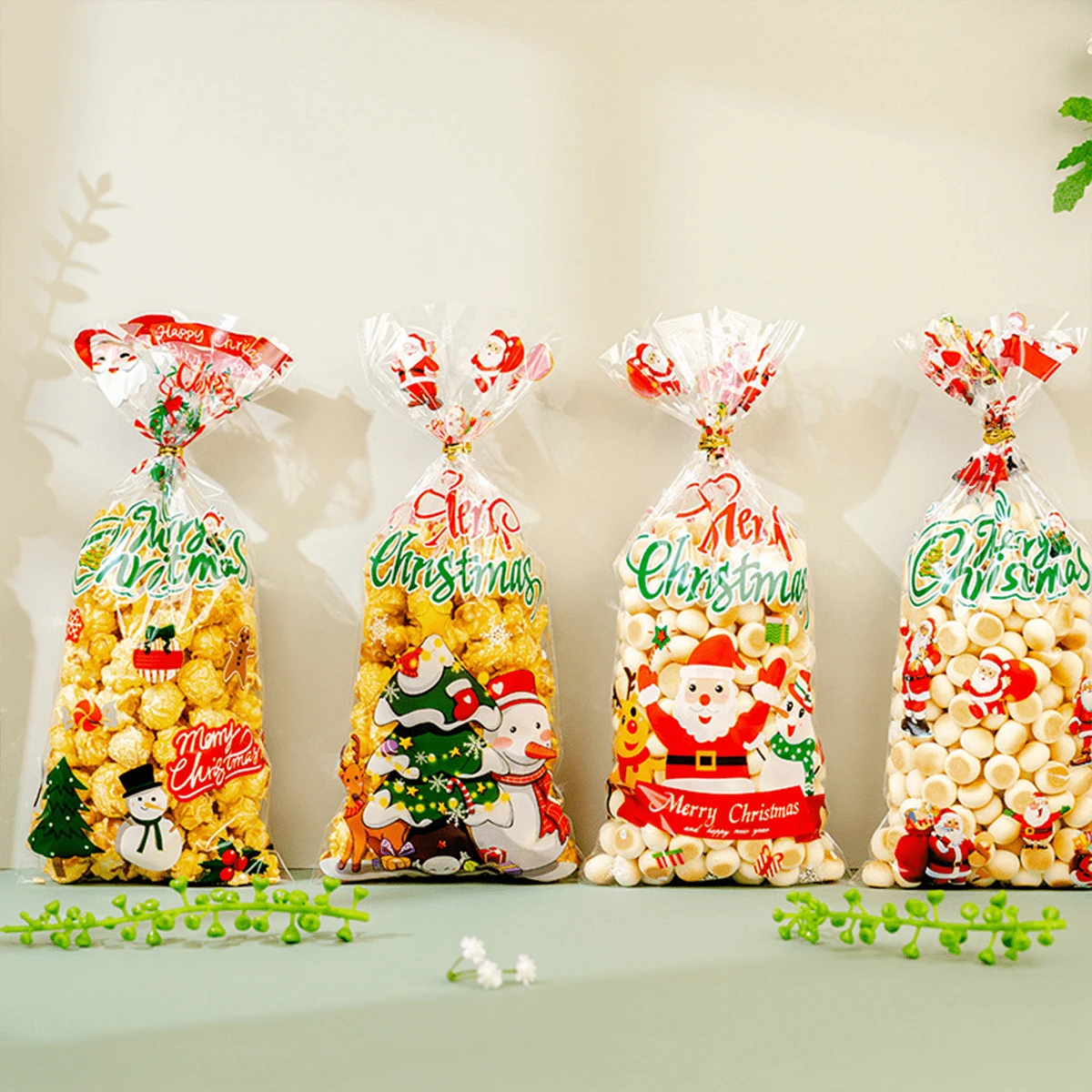 50 个圣诞糖果袋，圣诞老人，圣诞树，雪人主题派对系列，礼品包装袋，零食，饼干，糖果包装袋，OPP 袋 - 彩色 - 查看 1