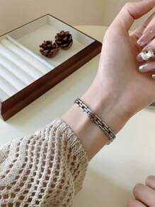 1pc Simple Thin Strap Women Watch, Fashion Elegant Gold Color Bracelet Style Wristwatch For Daily Decoration - Silver - View 4
