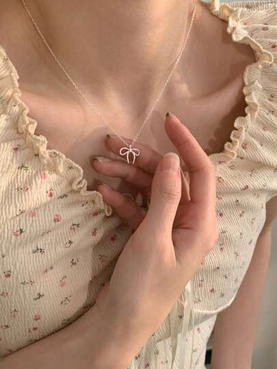 1pc Simple Bow Decor Pendant Necklace, Suitable For Daily Wear Women Valentines