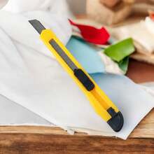 koovi group CUTTER DE PLÁSTICO KOOVI 9MM PAQUETE C/60 PIEZAS- Compacto y Práctico - 807 - Ver 4