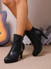 2024 Winter Korean Style Fine Heels Round Toe High Heel Ankle Boots Black Versatile Waterproof Platform Fluffy Boots New Arrival