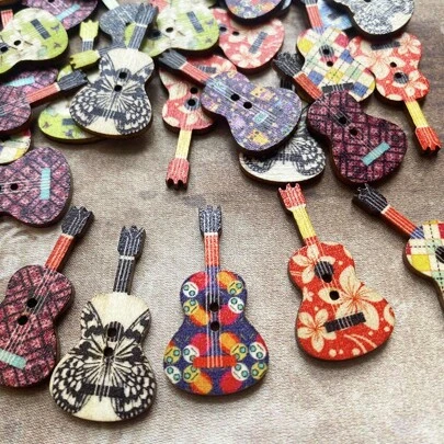 30 piezas Botones de madera con forma de guitarra