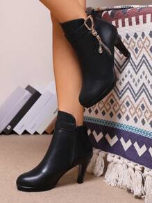 2024 Winter Korean Style Fine Heels Round Toe High Heel Ankle Boots Black Versatile Waterproof Platform Fluffy Boots New Arrival