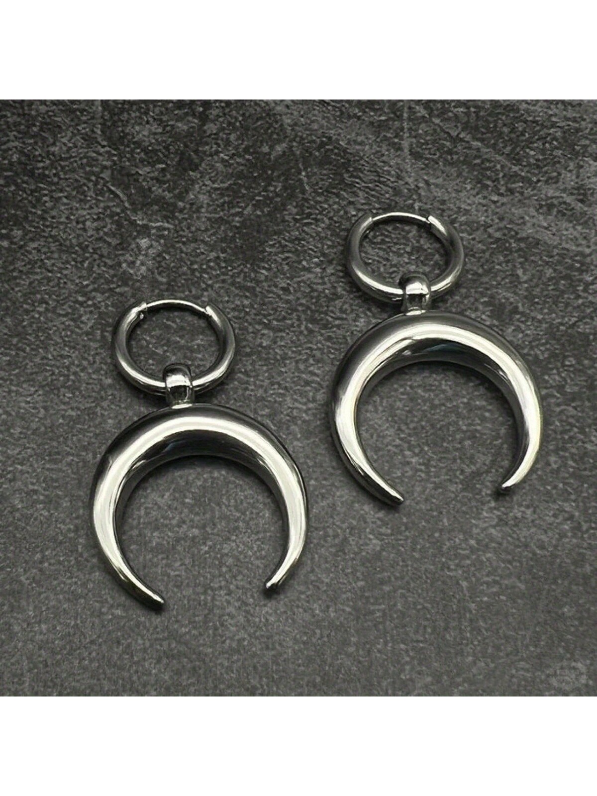 1 Pair Minimalist Vintage Gothic Hip Hop Style Moon Pendant Hoop Earrings For Women Daily Wear