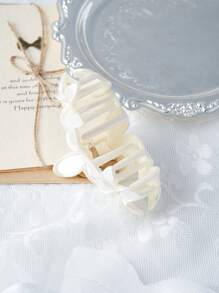 1 kẹp tóc hoa acrylic màu trắng, thích hợp cho hàng ngày, bãi biển và phụ kiện tóc đơn giản, kẹp tóc hình móng vuốt, kẹp tóc kẹp tóc, kẹp tóc kẹp tóc, kẹp tóc hình móng vuốt - Ba bông hoa trắng - Xem 2