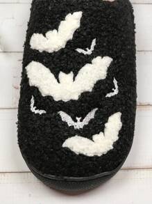 2025 Chinelos de Casa com Estilo Novo de Morcego Preto Fofo e Desenho de Halloween para Mulheres, Uso Interno Quente