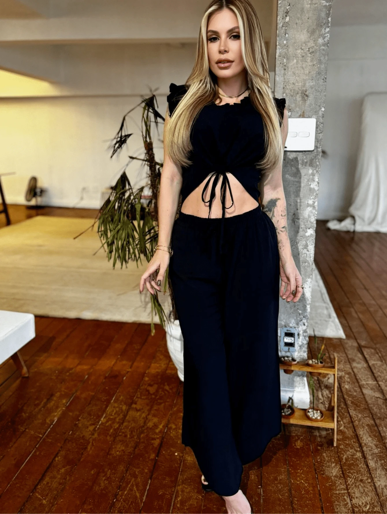 Women's Cropped Set With Tie And Viscolinho Fabric Pants - màu đen - Xem 1